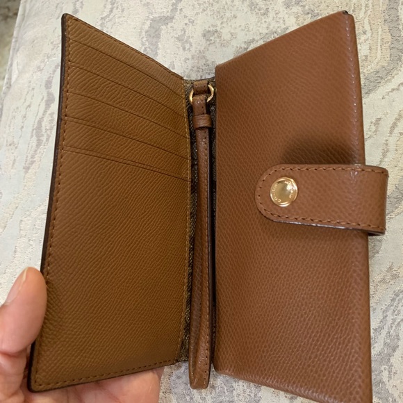 Coach Handbags - Coach Wristlet excellent condition